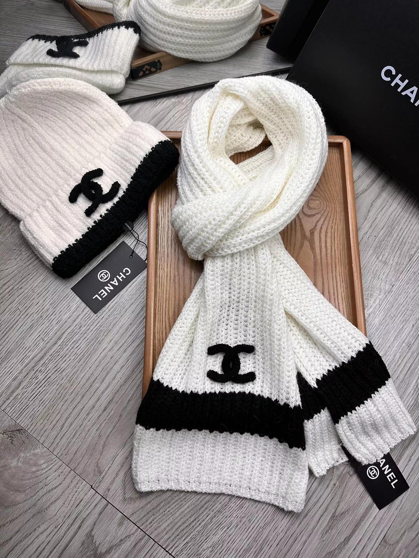 chanel hat and echapres set s_127a6054